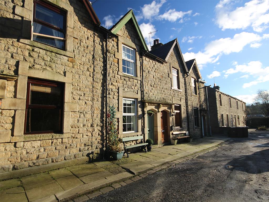 2 bedroom mid terrace house For Sale in Winewall - street.jpg